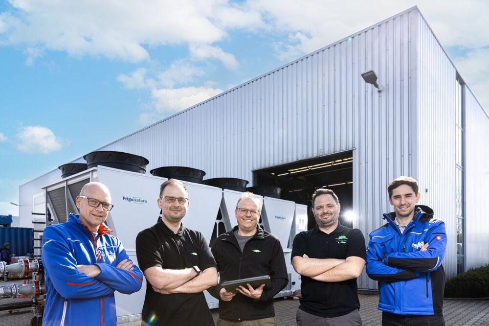 Frigotec und Bitzer freuen sich über die erfolgreiche Zusammenarbeit: Ronny Sachsenröder, Alexander Garbe, Frank Löchel, Ahmet Kitap und Lucas Einenkel (v. li.).